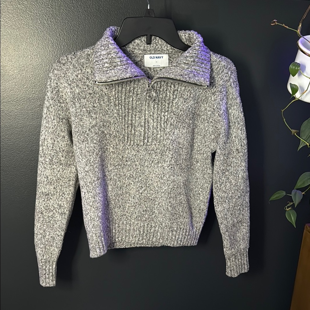 Old Navy Gray Knit Sweater